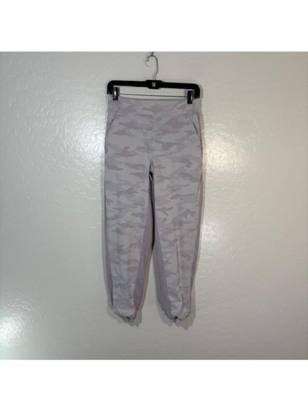 Athleta Brooklyn Lined Camo Jogger Pants Womens 2 Gray Camo Athletic